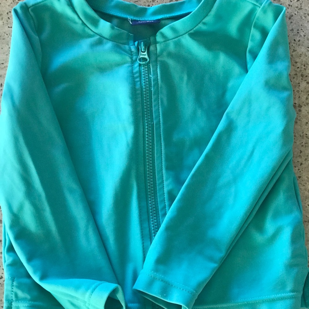 gap sun shirt